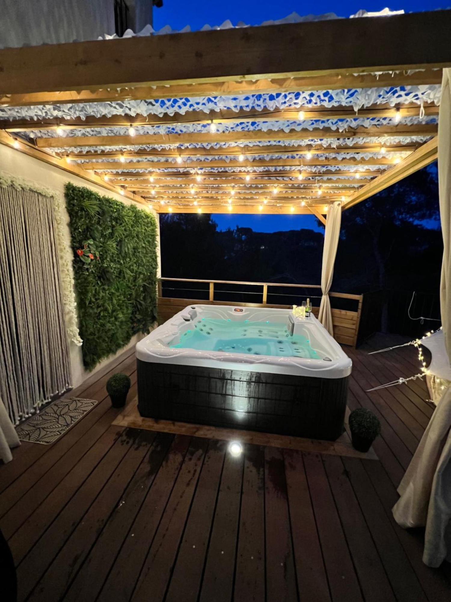 Love Room Tente Lodge Spa Mfg Chez C&C, Exclusivement Reservee Aux Adultes Cantaron Экстерьер фото