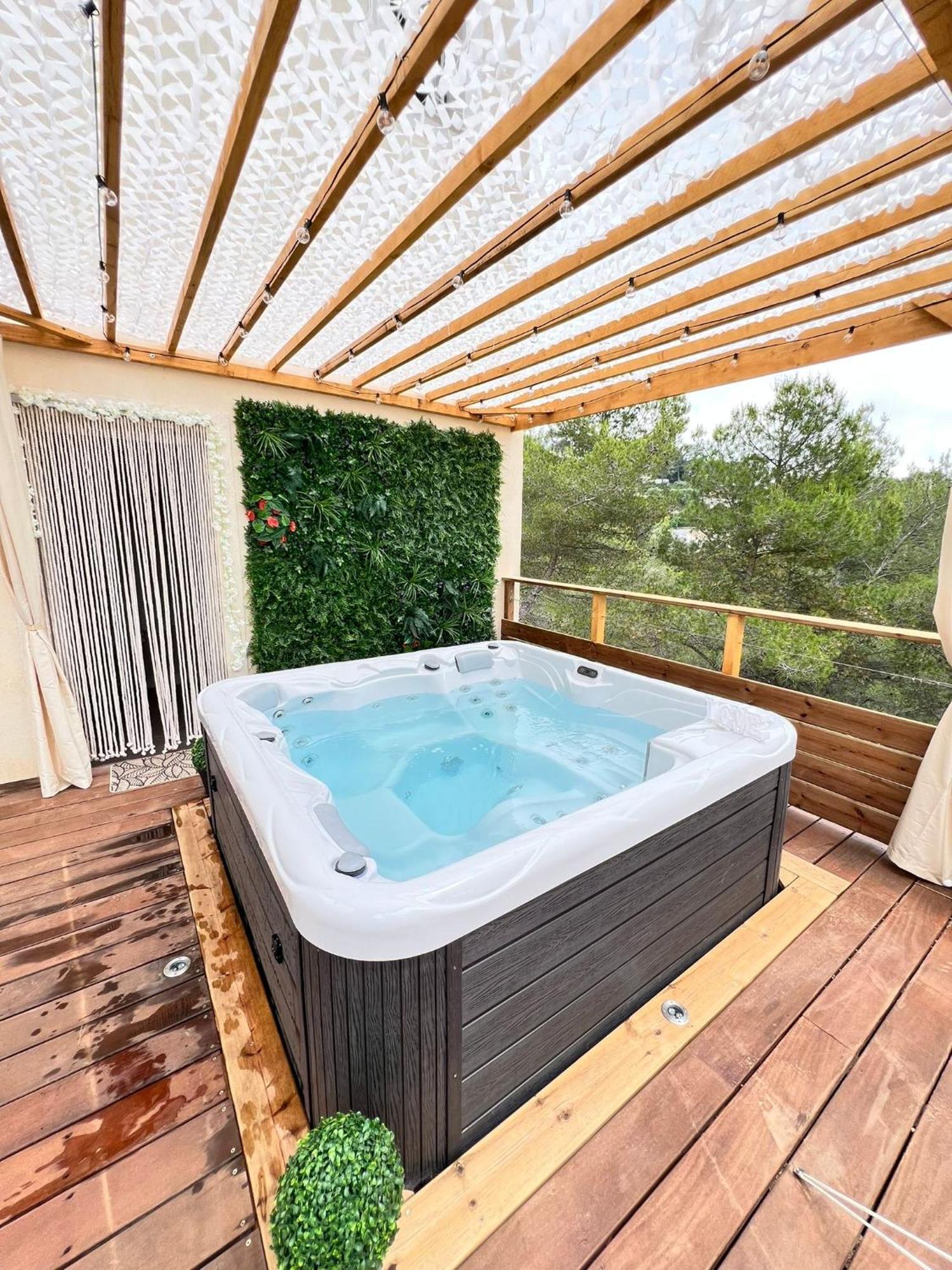 Love Room Tente Lodge Spa Mfg Chez C&C, Exclusivement Reservee Aux Adultes Cantaron Экстерьер фото
