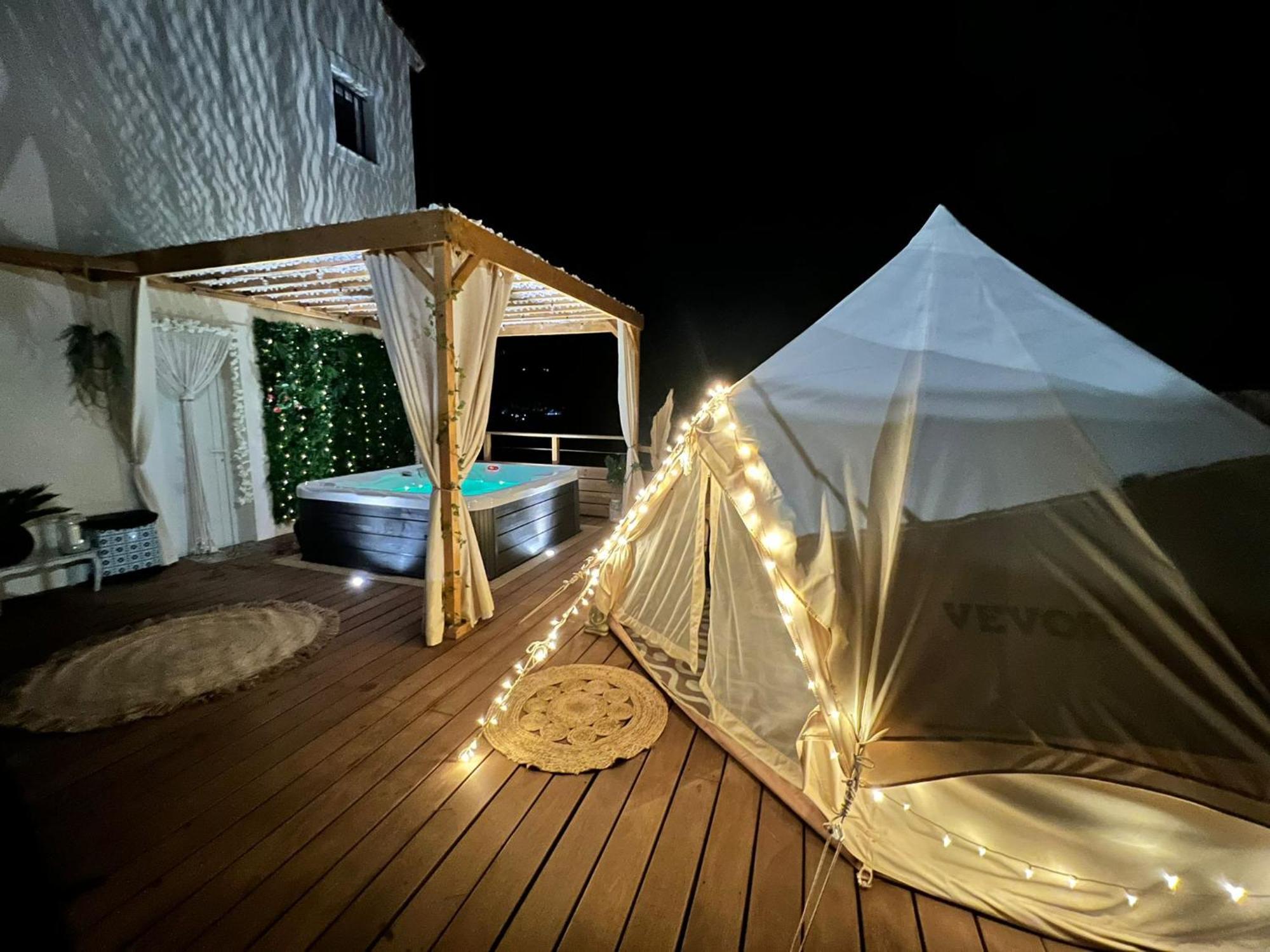 Love Room Tente Lodge Spa Mfg Chez C&C, Exclusivement Reservee Aux Adultes Cantaron Экстерьер фото