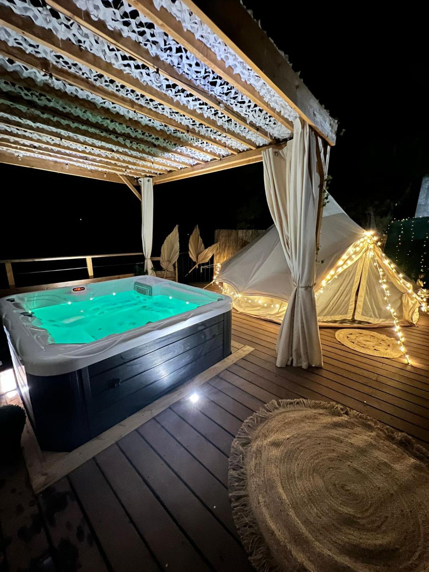 Love Room Tente Lodge Spa Mfg Chez C&C, Exclusivement Reservee Aux Adultes Cantaron Экстерьер фото