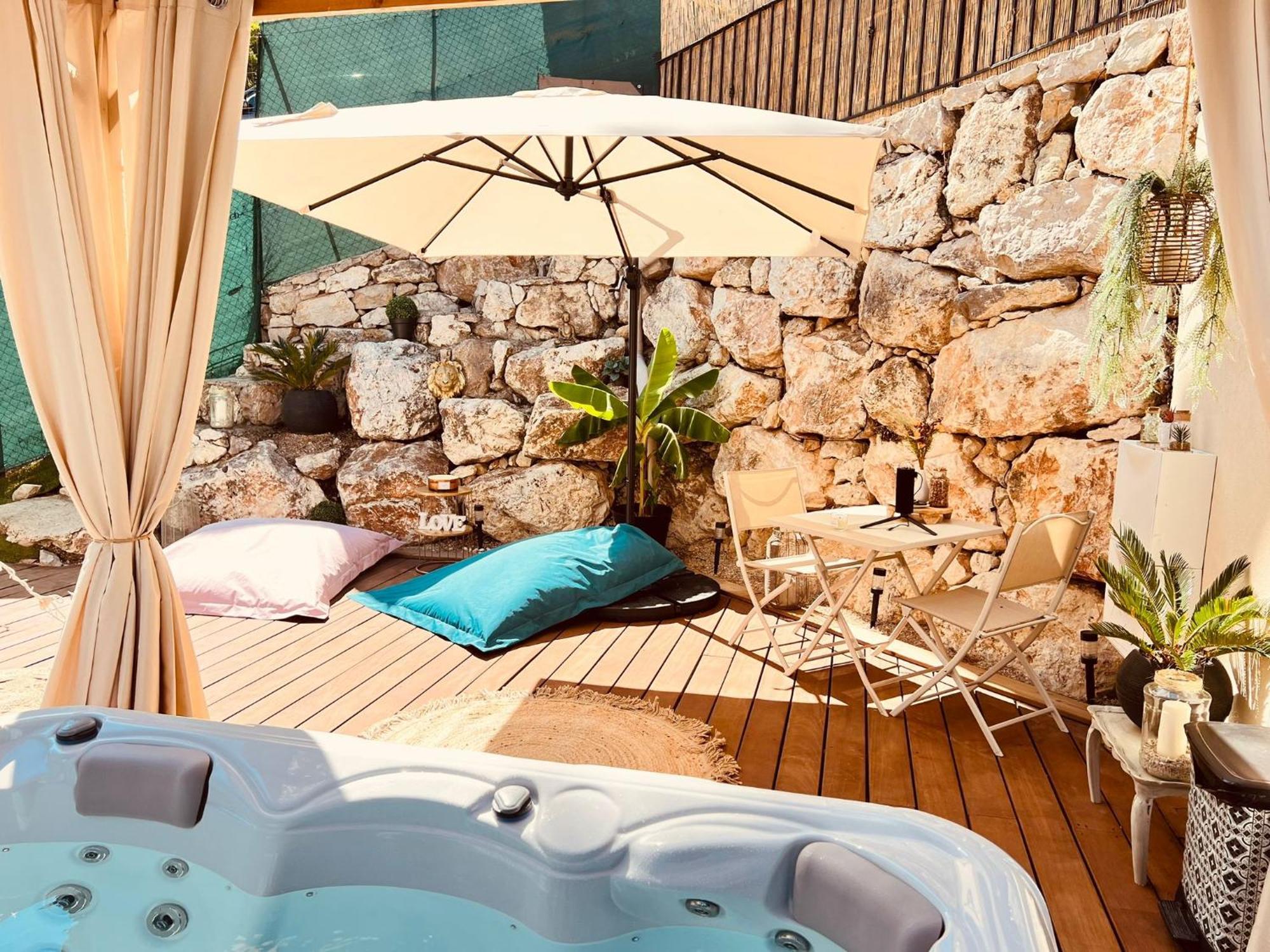 Love Room Tente Lodge Spa Mfg Chez C&C, Exclusivement Reservee Aux Adultes Cantaron Экстерьер фото